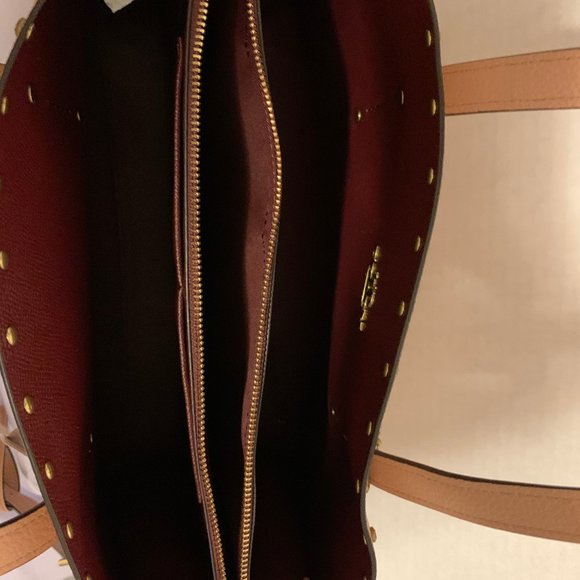 Coach - Picture 3 of 9